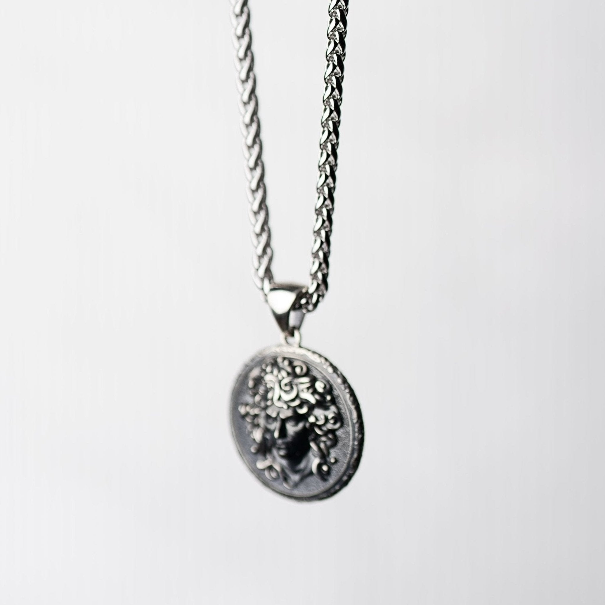 Gorgona Mortis - S.J. Jewelry & Boutique