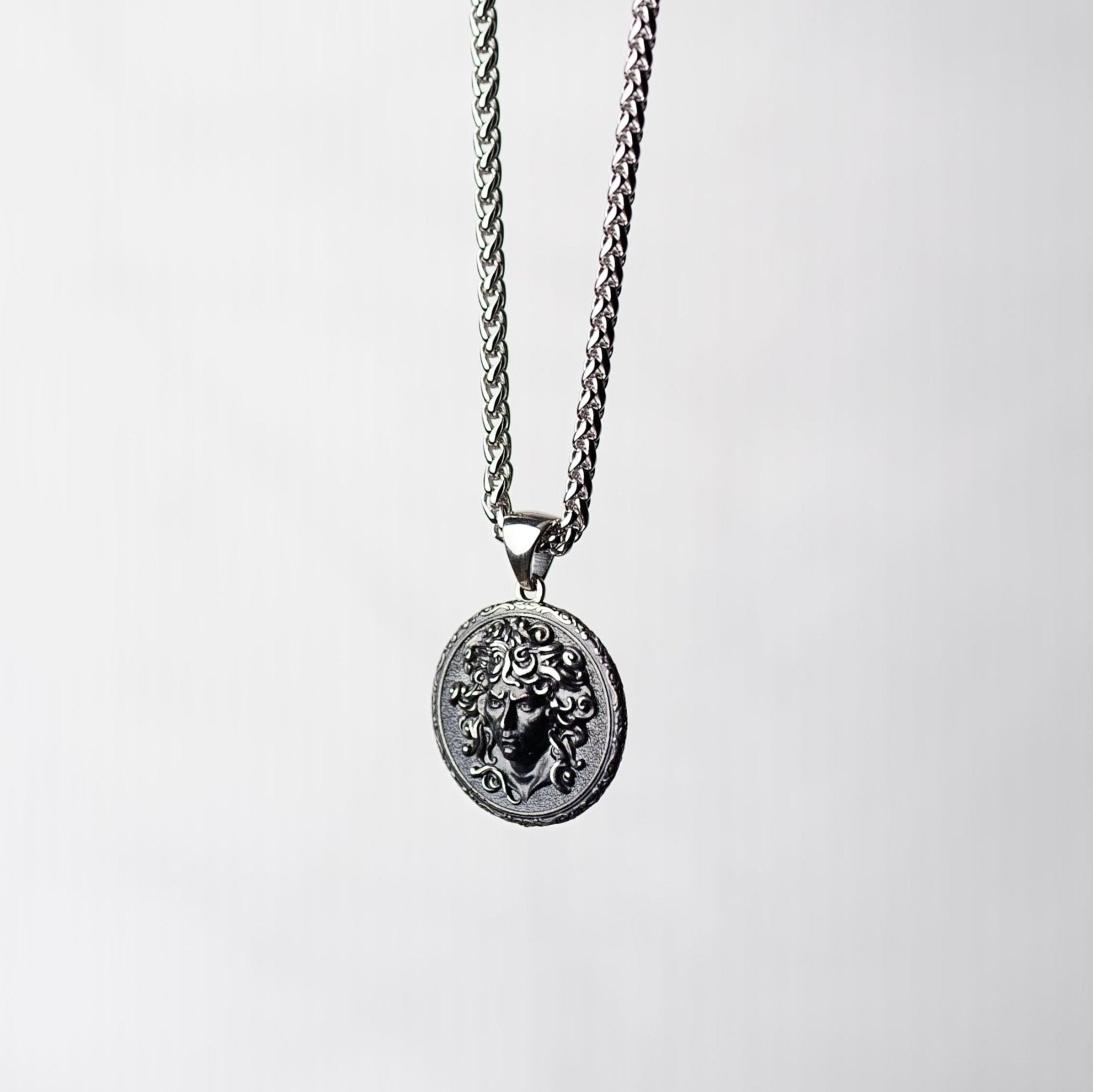 Gorgona Mortis - S.J. Jewelry & Boutique